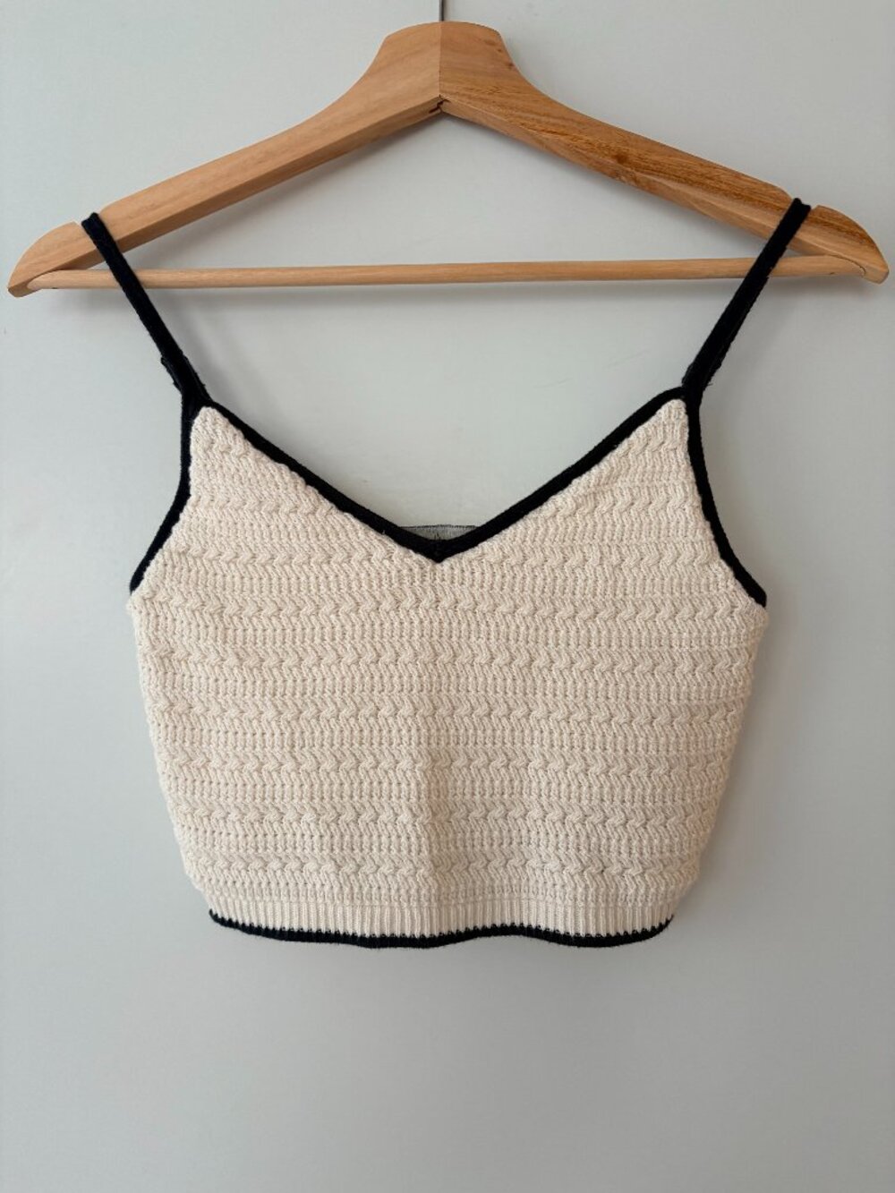 Abercrombie & Fitch cream and black Knit cropped Tank, Size XS